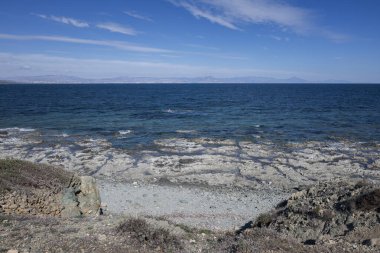 Tabarca Adası 'ndaki Rocky sahili, Alicante belediyesi, İspanya