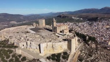 Preciosa Vista area del Castillo de la Mota en Alcal la Real, Jan