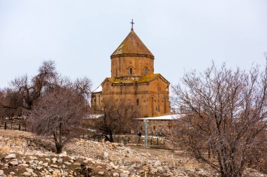 Van Gölü 'ndeki Akdamar Adası. Van, Turkey 'de. Akdamar Adası 'ndaki Kutsal Haç Katedrali, Van Gölü, Türkiye' nin doğusunda..