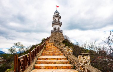 Goynuk Bölgesi Zafer Kulesi 'nde. Goynuk, Bolu, Türkiye.