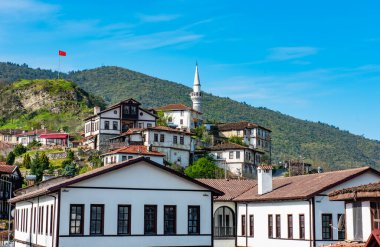 Tarakli, Sakarya, Türkiye. Tarakli Bölgesi 'nde geleneksel eski evler. Güzel tarihi evler.