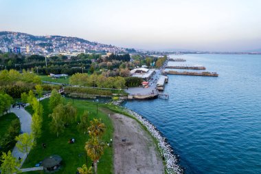 İzmit, Kocaeli 'deki Seka Parkı. Deniz kıyısındaki güzel doğal park. Seka Parkı, Kocaeli 'nin en güzel parklarından biri..