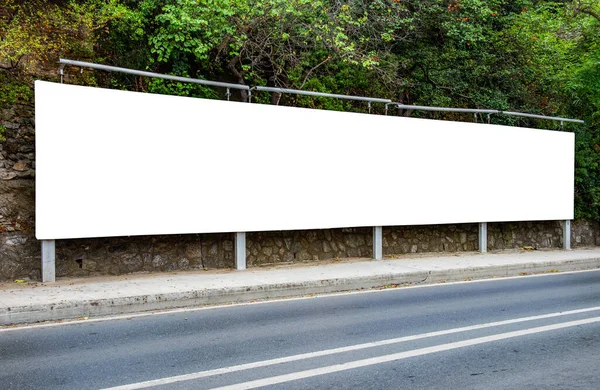 Grande Cartellone Bianco Gigante Pubblicità Esterna — Foto Stock