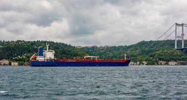 İstanbul, Türkiye. Güzel İstanbul boğaz manzarası. Fatih Sultan Mehmet Köprüsü.