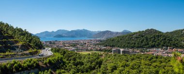 Marmaris, Mugla, Türkiye. Marmaris 'in hava görüntüsü. Panoramik görünüm.