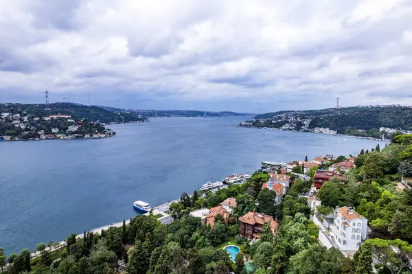 İstanbul, Türkiye. Güzel İstanbul boğaz manzarası.