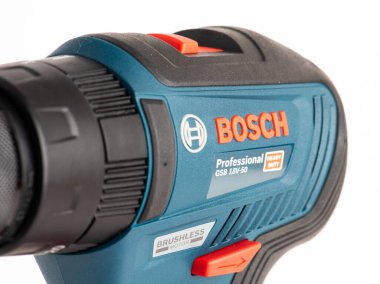 İstanbul - 30 Eylül 2023: Bosch GSB 18V-50 Profesyonel kablosuz combi matkabı. Kablosuz tornavida ve darbe matkabı.