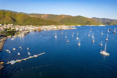 Marmaris, Mugla, Türkiye. Marmaris 'in hava görüntüsü. Panoramik görünüm.