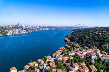 İstanbul, Türkiye. Güzel İstanbul boğaz manzarası. İHA atışı.