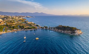 Kusadasi, Aydın, Aydın. Neopolis Yarımadası, Türkiye 'nin adı: Yilanci Burnu. Kusadasi, Ege 'nin batısında yer alan bir turistik sahil beldesidir. Kusadasi 'nin hava görüntüsü.