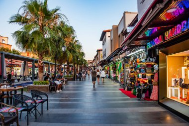 Aydın, Türkiye - 19 Haziran 2024: Kusadasi, Aydın, Türkiye. Kusadasi, Türkiye 'de bir turistik sahil beldesi. Ege kıyıları.