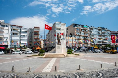 İstanbul, Türkiye - 13 Temmuz 2024: Silivri İlçesi, İstanbul. Hindi. Silivri şehir merkezi.