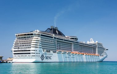 Aydın, Türkiye - 19 Haziran 2024: MSC Splendida Cruise Gemisi Kusadasi limanında. Aydın, Türkiye. Kusadasi Limanı. 