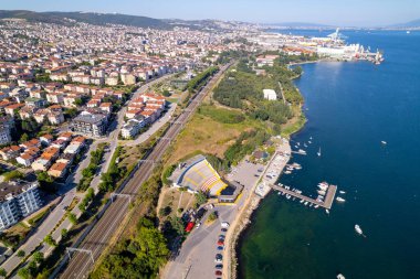 Derince, Kocaeli, Türkiye. Derince, Kocaeli ilinin Merkez ilçesine bağlı bir köydür. İnsansız hava aracı ile hava görüntüsü.