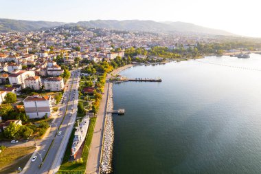 Golcuk, Kocaeli, Türkiye. Golcuk, Kocaeli ilinin Merkez ilçesine bağlı bir beldedir. İnsansız hava aracı ile hava görüntüsü.