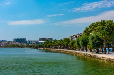 İstanbul, Türkiye - 13 Temmuz 2024: Silivri İlçesi, İstanbul. Hindi. Silivri şehir merkezi.