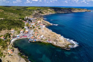 Garipce Village in Istanbul. Garipce is a village in Sariyer district of Istanbul Province, Turkey.