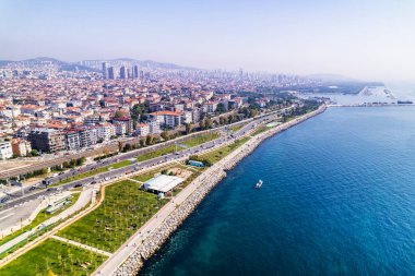 Bostanci Bölgesi, Kadıköy. İstanbul, Türkiye. İnsansız hava aracıyla güzel bir hava manzarası.
