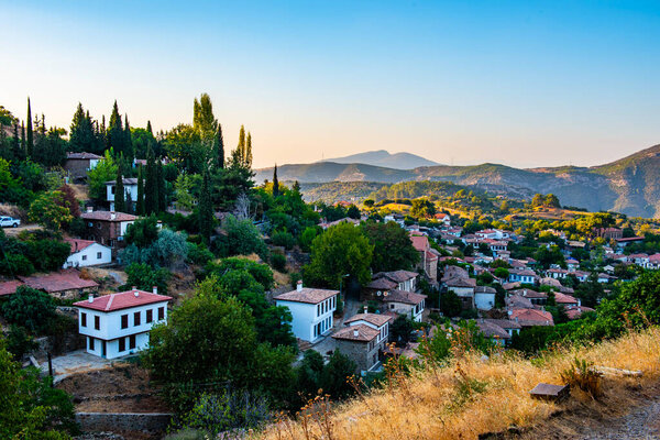 Фетисов - это район в турецком городе Сельчук в провинции Змир. Вид с воздуха на древнюю деревню Сиринс.