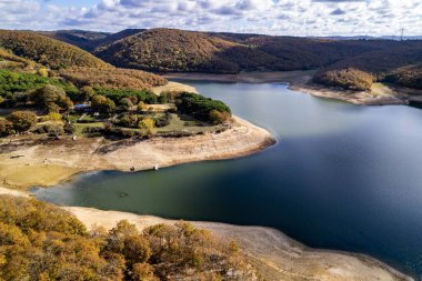 Omerli Barajı, İstanbul 'da bir barajdır. Omerli Barajı Cekmekoy ilçesinde yer almaktadır. Hava aracı görüntüsü.