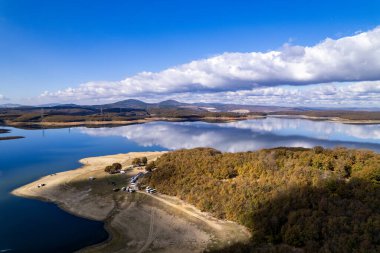 Omerli Barajı, İstanbul 'da bir barajdır. Omerli Barajı Cekmekoy ilçesinde yer almaktadır. Hava aracı görüntüsü.