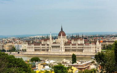 BUDAPEST, HUNGARY - 18 Temmuz 2017: Macar Parlamento Binası. Budapeşte, Macaristan.