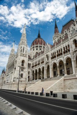 BUDAPEST, HUNGARY - 18 Temmuz 2017: Macar Parlamento Binası. Budapeşte, Macaristan.