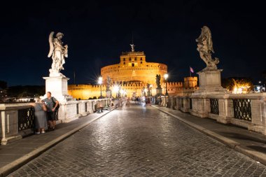 ROME, ITALY - 29 Haziran 2019: Castel Sant 'Angelo (Saint Angel Castle) veya Hadrian' ın Roma, İtalya 'daki mozolesi.
