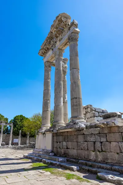 Bergama 'da Pergamon Akropolu (Bergama Akropolu). İzmir, Türkiye. Pergamon Antik Şehir.