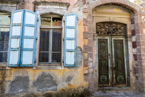 İzmir 'in Bergama ilçesi. Bergama 'nın eski tarihi evleri.