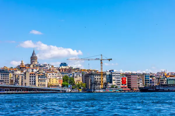 İstanbul, Türkiye - 28 Haziran 2025: İstanbul, Türkiye. Güzel İstanbul boğaz manzarası.