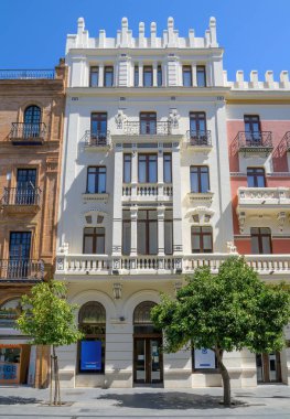 İspanya, Sevilla 'daki bir binanın mimari detayları