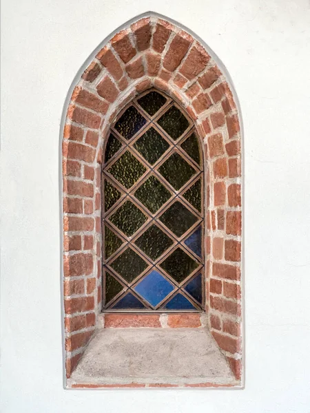 Janela Medieval Com Vitrais Igreja Histórica Cracóvia Polónia — Fotografia de Stock