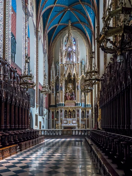 Gotycki Ołtarz Główny Zabytkowym Kościele Świętej Trójcy Kraków Polska — Zdjęcie stockowe