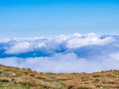 Babia Dağ Zirvesi, Beskid Zywiecki Dağları, Polonya 'dan güzel bulut şekilleri