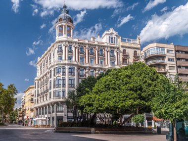 Santo Domingo Plaza, Murcia İspanya 'da eşsiz mimarisi olan süslü tarihi bir bina..