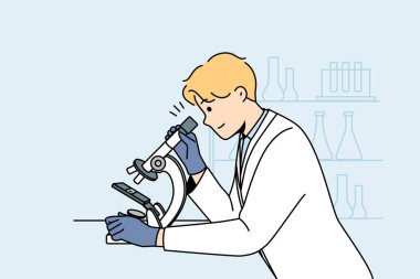 Beyaz tıp üniformalı genç bilim adamı laboratuardaki mikroskop örneğine bakıyor. Erkek araştırmacılar laboratuvarda numune incelerler. İlaç ve biyo-teknoloji. Vektör illüstrasyonu. 