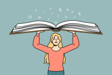 Endişeli genç bir kadın elinde kocaman bir kitap tutuyor. Endişeli kadın ders kitabı bilgileri ve verilerle dolup taşıyor. Eğitim ve öğrenme problemi. Vektör illüstrasyonu. 
