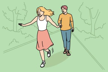 Parkta birlikte yürüyen mutlu genç çift. Gülümseyen adam ve kadın yaz ormanında romantik bir buluşmanın tadını çıkarıyorlar. İlişkiler. Vektör illüstrasyonu. 