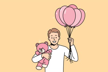 Hava balonları ve ellerinde oyuncak ayıyla gülümseyen genç bir adam sevgili sevgilisine sürpriz yapıyor. Mutlu adam sevgilisine doğum gününde ya da yıldönümünde hediye verir. Vektör illüstrasyonu. 