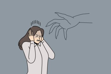 Devasa canavar el, iş kadınını korku ve depresyondan strese soktu. Sıkıntılı kadın çalışanlar büyük ellerden korkar. İş hayatında manipülasyon ve otorite. Vektör illüstrasyonu. 