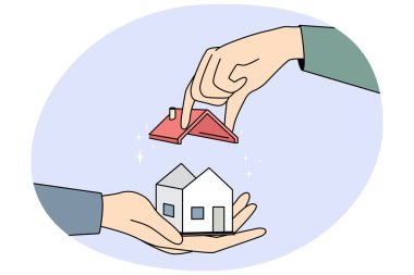 Kocaman eller küçük bir ev inşa ediyor, çatısı var. İnşaat kavramı. Emlak ve kiralık ev. Vektör illüstrasyonu.