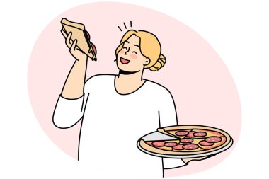 Elinde pizza olan mutlu şişman kadın fast food 'un tadını çıkarıyor. Gülümseyen şişman kadın İtalyan yemeği yiyor. Vücut pozitif. Vektör illüstrasyonu.