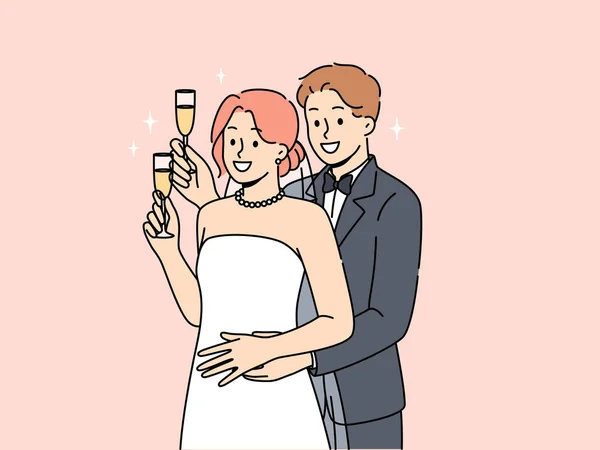 Yeni Evli Erkek Kadın Düğün Töreninde Kucaklaşıp Birer Kadeh Şampanya Stok Illüstrasyon