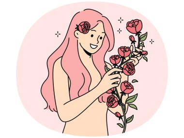 Ellerinde güller tutan pembe saçlı, gülümseyen çıplak kadın. Çiçekli mutlu kız doğanın tadını çıkarıyor. Vektör illüstrasyonu.