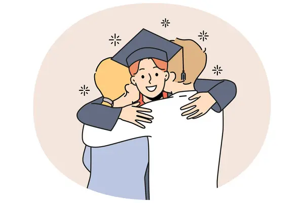 在大学里 穿着毕业礼服 头戴帽子的笑着的学生拥抱着兴奋的父母 幸福的父母拥抱着祝贺男毕业生 矢量说明 — 图库矢量图片