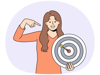 Gülen kadın, hedefi vurmayı işaret ediyor. Hedefe ulaşmak için çabalıyor. Dart 'ta çalışan mutlu kadın gösterisi objektif ya da başarılı olmak için motive edildi. Vektör illüstrasyonu.