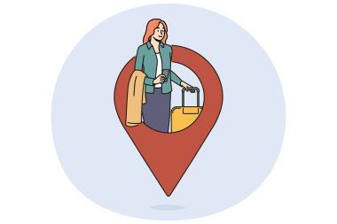 Seyahat eden bir kadın, seyahat ve turizm lojistik konsepti için dev GPS pimi yanında valiziyle seyahat ediyor. Geotag ve kız iş seyahatine çıkıyorlar. Çantalarını tekerlekli ve cep telefonlarıyla taşıyorlar.