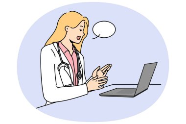 Bilgisayarlı doktor hastalara internet üzerinden danışarak teletıp hizmetleri sunuyor. Kadın teletıp uzmanı beyaz tenli hasta muayene ediyor ve tedavi için tavsiyelerde bulunuyor.