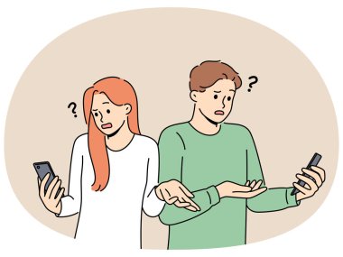 Telefondan utanan insanlar internet kablosuz internet bağlantısı ya da ölü cihaz omuz silkme hatası görüyorlar. Kadın ve erkek, bozuk cep telefonları ya da sahte haberler yüzünden sorun yaşıyor..